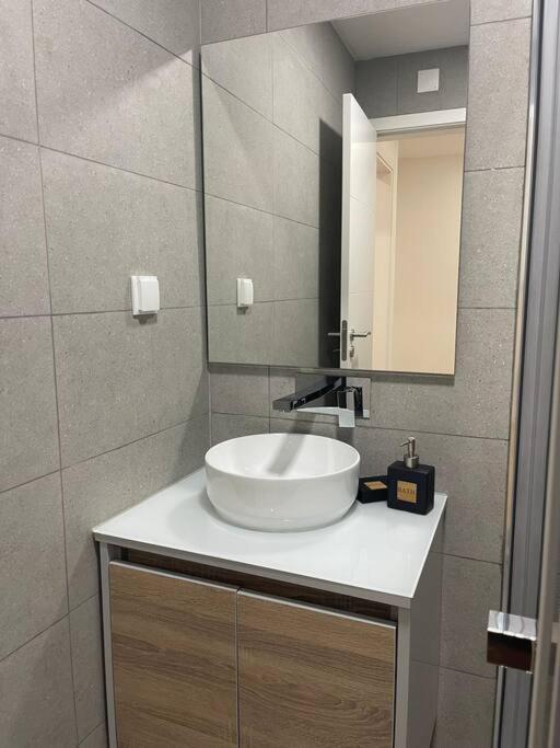 Lovely 2 Bedroom Apartment In South Lisbon Barreiro  Εξωτερικό φωτογραφία